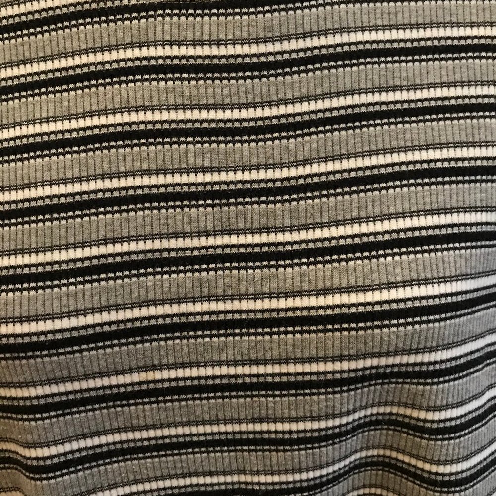 Chaus Sport Short Sleeve Woman's Top - Picture 2 of 7